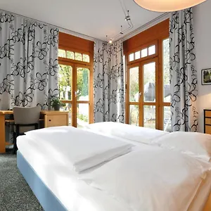 https://villa-waldperlach.getmunichhotels.com